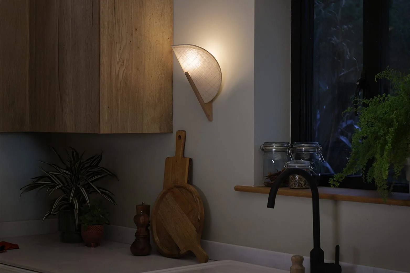 Makai Wall Light